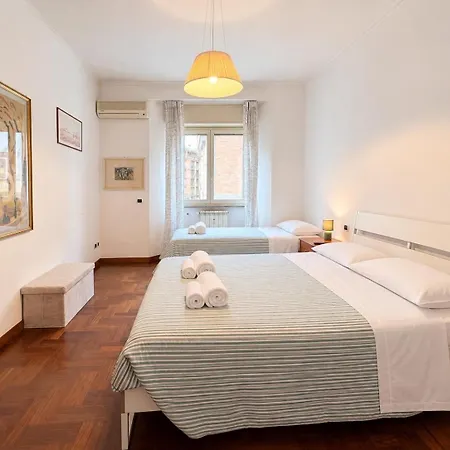 Spacious For 5 - San Pietro Station Apartamento *